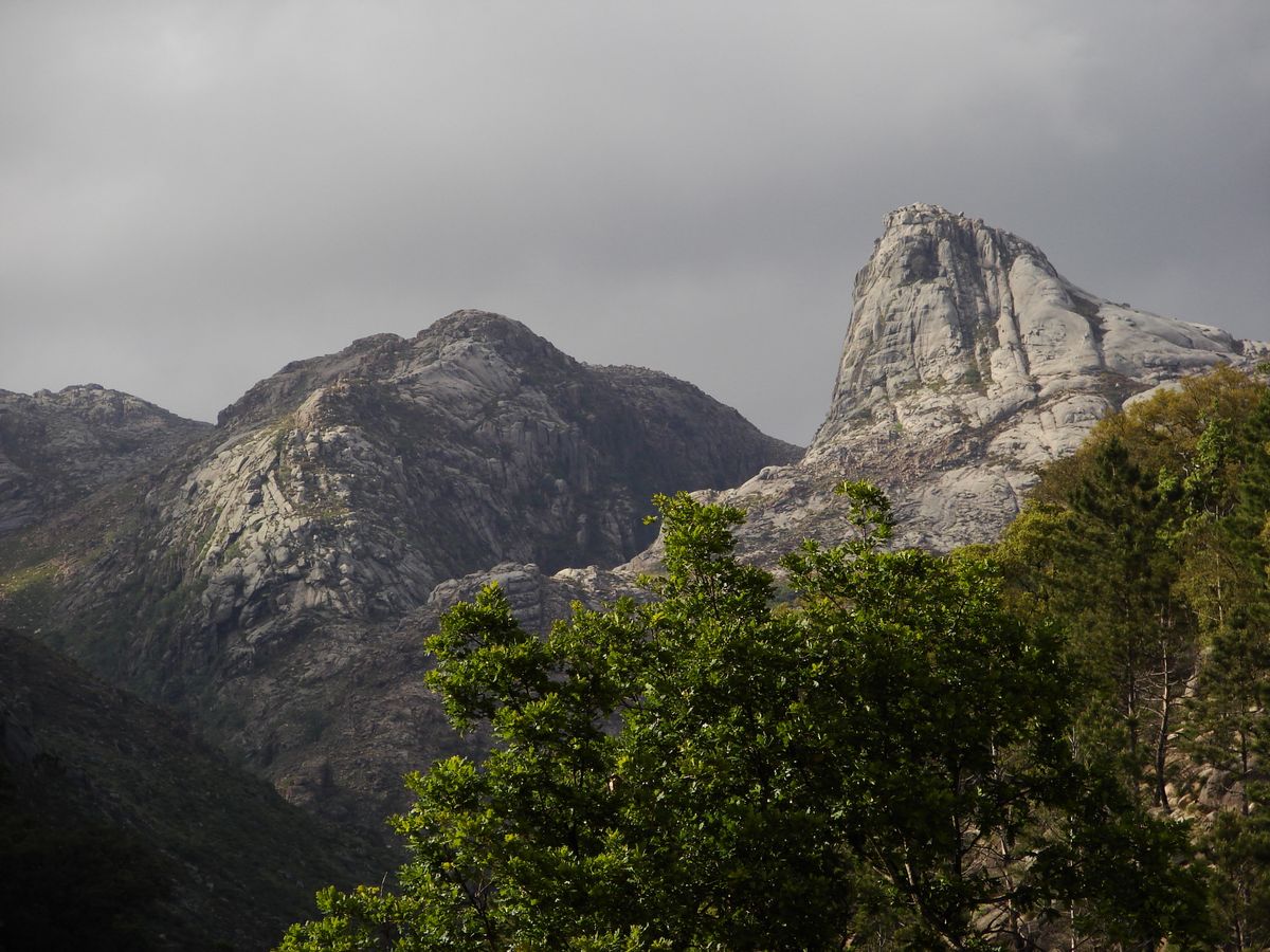 Serra do Gerês tocando nas nuvens baixas