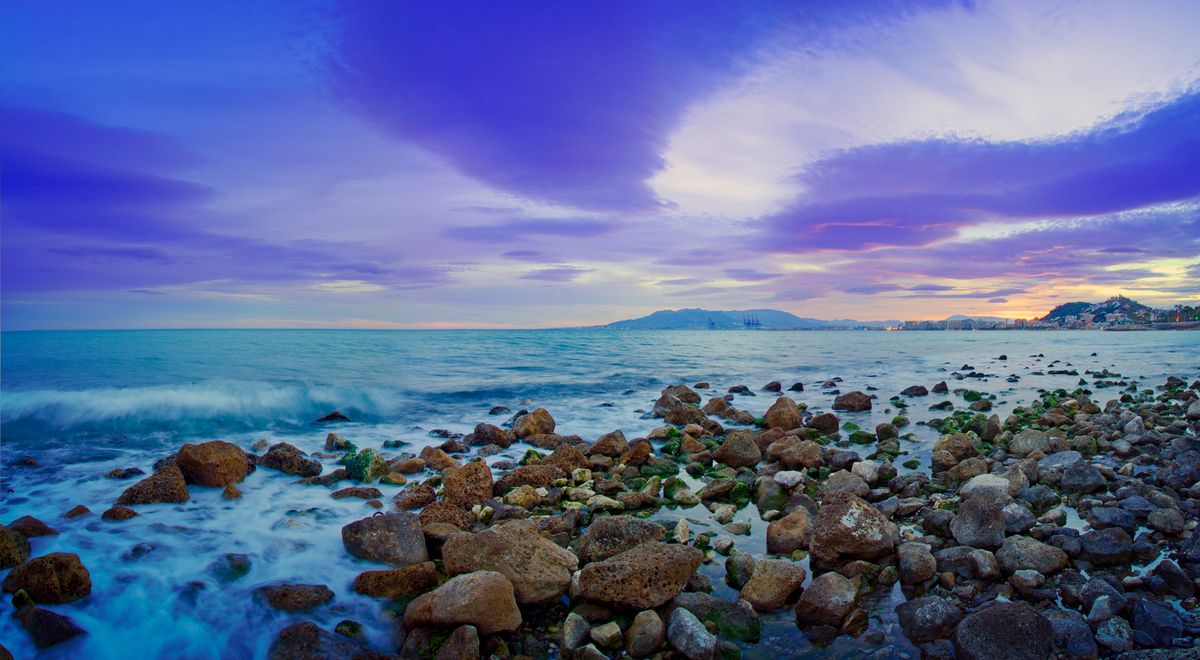 Puesta de sol en la costa