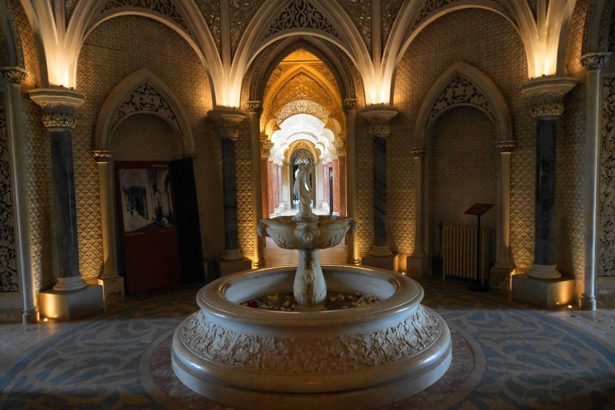 ENTRADA DO PALÁCIO DE MONSERRATE-SINTRA-PORTUGAL, 7 JUNHO 2014 - SONY SLT-A77V  F/3.5  1/125SEG.  ISO-1600  24MM