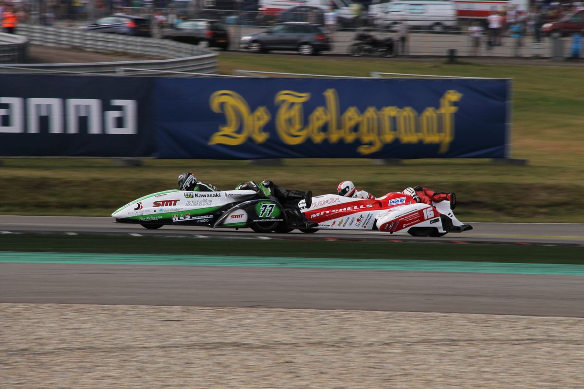 Nummers 1 en 2 Zijspanrace Circuit Assen