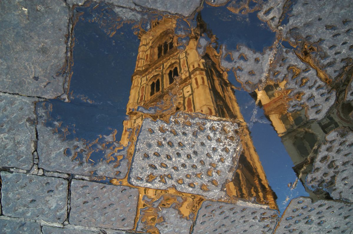 Reflejo invertido del Duomo de Venecia