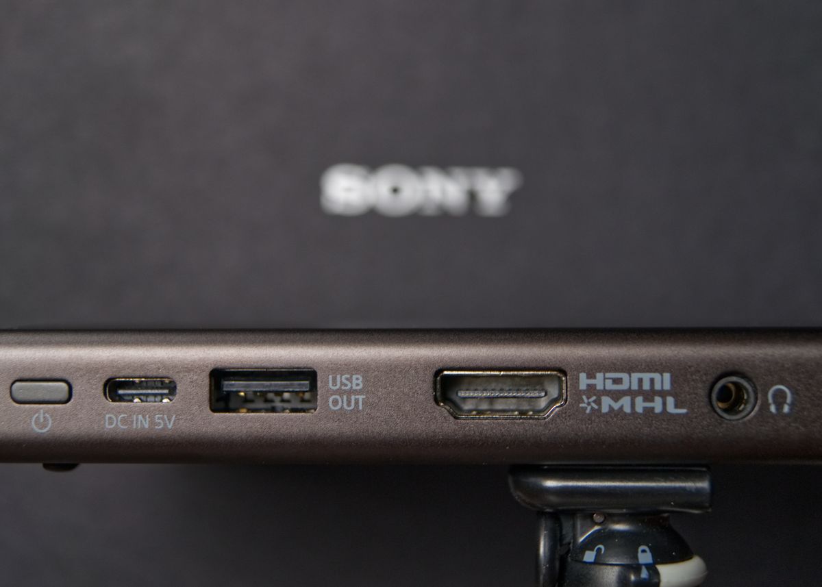 From left to right: On-/Off-switch; USB-C-port (to charge the projector - an adapter to micro-USB is included); USB-A-port (to power other devices); HDMI-/MHL-port; 3.5mm audio jack (for headphones or speakers)